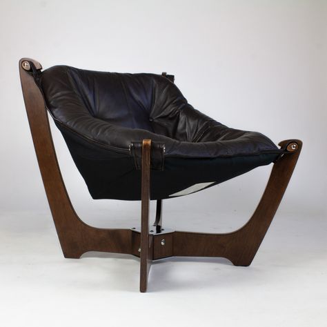 Listed on VNTG.com: Vintage Scandinavian Armchair Luna chair by Odd Knutsen, 1970s | #vntg #vintage Colonial Chair, Wood Lounge Chair, Safari Chair, Scandinavian Armchair, Soft Chair, Club Armchair, Vintage Scandinavian, Leather Lounge Chair, Leather Lounge