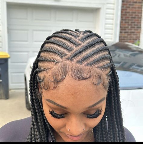 Braids That Go Back, Cross Cross Fulani Braids, Fulani Braids Pattern, Fulani Braid Pattern, Simple Fulani Braids, Hair Braid Designs, Hair Braid Patterns, Lemonade Braids Hairstyles, Short Box Braids Hairstyles