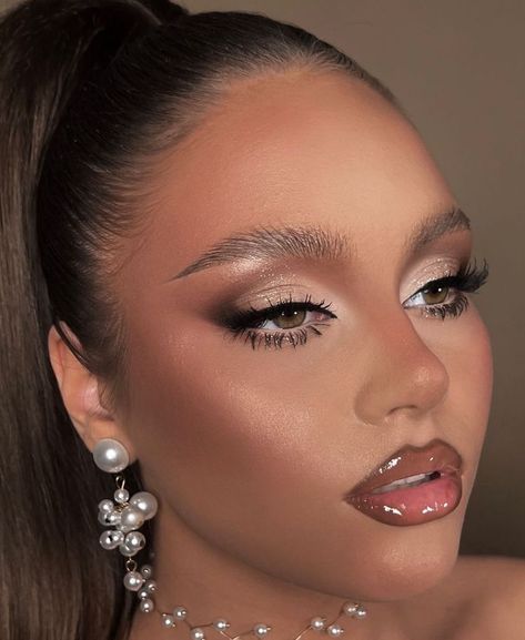 Sultry Makeup Looks Brown Eyes, Bronze Glam Makeup, Glitter Eye Makeup Looks, Glam Party Makeup, Trucco Glam, Full Glam Makeup Looks, Full Glam Makeup, Bronze Eye Makeup, Birthday Makeup Looks