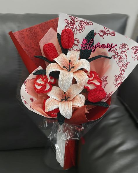 Crochet Lilies, Carnation Flower Bouquet, Bouquet For Mom, Carnation Bouquet, Milk Cotton Yarn, Flowers For Mom, Best Gift For Wife, Plant Decoration, Flowers Bouquet Gift