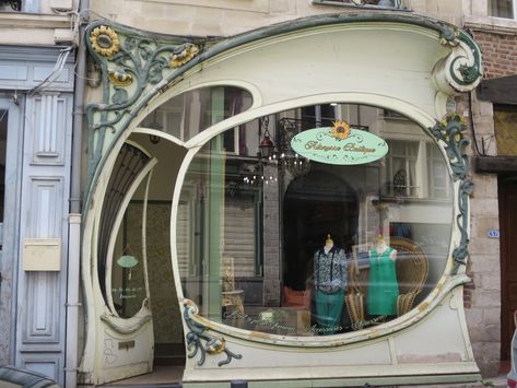 https://flic.kr/p/V8xJY1 | Boutique Art Nouveau (vers 1900) - Rue Jean Bellegambe, Douai (59) Art Nouveau Arquitectura, Art Nouveau House, Architecture Art Nouveau, Art Deco Wood, Art Nouveau Interior, Boutique Art, Design Art Nouveau, Door Art, Shop Windows