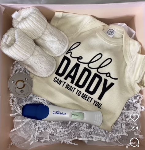 New Dad Surprise Baby Announcements, Telling Bf Im Pregnant Ideas, Pregnacy Announcments Boxes, Telling Boyfriend Your Pregnant Ideas, We’re Expecting, How To Tell My Boyfriend I'm Pregnant, Pregnancy Suprise Ideas, Telling My Bf Im Pregnant, Cute Ways To Tell Your Bf Your Pregnant