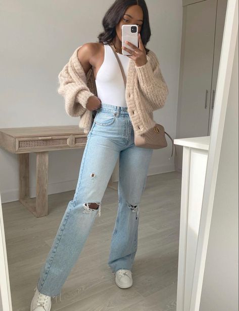 High Rise Wide Leg Jeans, Zara Jeans, Jeans Color, Mode Inspiration, Looks Vintage, Wide Leg Jeans, Bell Bottom Jeans, Leg Jeans, Mom Jeans