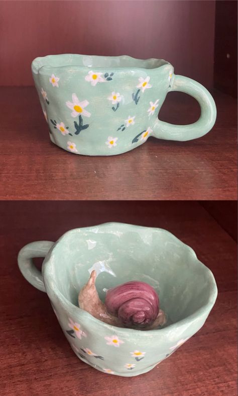 Taza realizada por pellizco, caracol modelado a mano. Pintado con engobes (y un poco de pigmento para el caparazón); esmalte transparente Cerámica Ideas, Alexander, Baby Shower, Bowl, Shower, Knitting, Crochet, Art