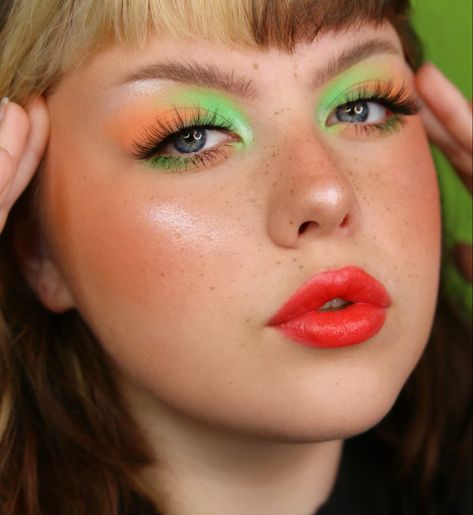 I love this green so much, it’s so vibrant! and this is definitely kinda simple but I really loved doing it Green Orange Makeup, Green And Orange Makeup, Orange Makeup, Sugarpill Cosmetics, Soft Makeup Looks, Green Makeup, Makijaż Smokey Eye, Make Up Inspo, Caking It Up