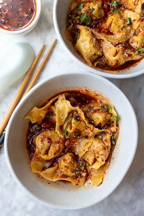 Spicy Szechuan Wontons in Spicy Szechuan Sauce - a dash of dolly Szechuan Wontons, Szechuan Sauce, Hot Chili Oil, Shrimp Wonton, Sichuan Food, Wonton Recipes, Dark Meat, Wonton Wrappers, Garlic Fries