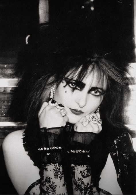 Trad Goth Makeup, 80s Goth, Siouxsie Sioux, Goth Bands, Goth Music, Goth Subculture, Trad Goth, Clothes Reference, Arte Punk