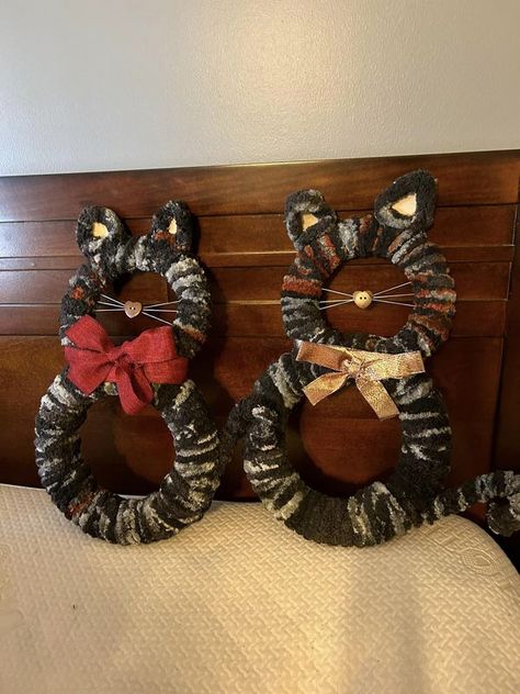 Dollar Tree Fanatics Crafts & Decor | Finally finished my kitty wreaths for my Moma and I | Facebook Cat Themed Wreath, Cat Wreath Diy, Dollar Tree Yarn, Cat Wreaths, Pet Diys, Dog Wreaths, Craft Therapy, Cat Wreath, Pet Wreath