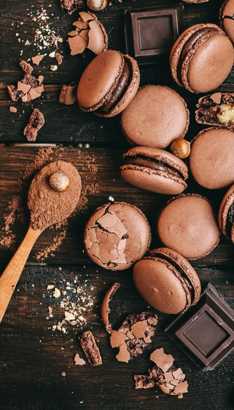 Chocolate Macaroons, Chocolate Macaron, Caramel Bits, Chocolate Biscuits, Macaron Recipe, Food Wallpaper, Salty Snacks, Unsweetened Cocoa, Easy Cookies