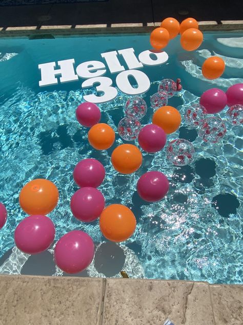 40th Pool Party Ideas, Bachelorette Pool Party Decorations, Pool Party Aesthetic, 30th Birthday Themes, Bingo Party, Pool Party Themes, Sunset Party, Eighteenth Birthday, Simple Birthday Decorations