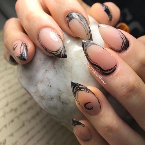 Witchy Nail Art, Nails Design Winter, Aesthetic Acrylic Nails, Rockstar Nails, Nails Grunge, Witchy Grunge, Witch Nails, Witchy Nails, Punk Nails