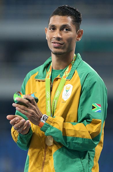 Wayde VAN NIEKERK 15/07/92 ZAF 🇿🇦 Wayde Van Niekerk, Van Niekerk, Army Wallpaper, Wildlife Animals, Track And Field, Rain Jacket, Track, Running, Collage