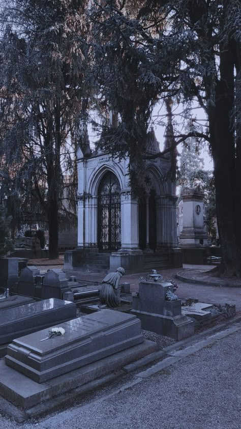 Grave Domain Cleric Aesthetic, Deaths Obsession, Mortuary Aesthetic, Tomb Aesthetic, Thanatos Hades, Tiefling Sorcerer, Gothic Academia, Beautiful Dark Art, Camp Half Blood