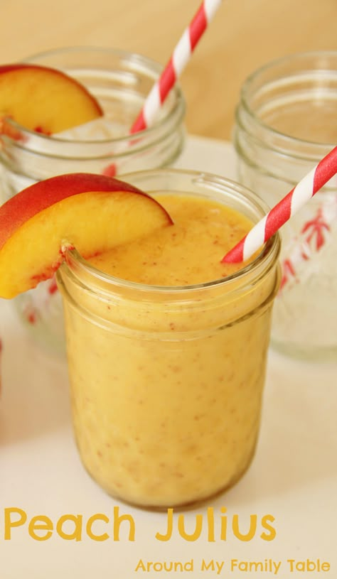 Peach Julius: 4 ripe peaches, peeled and cut; 1/2 cup of milk; 1/2 cup of orange juice; 1 tsp vanilla; 1-2 tbls honey (opt. depends on the ripeness/sweetness of the peaches); and a couple handfuls of ice. Put everything in blender and blend until smooth and frothy. Cup Of Milk, Peach Recipe, Smoothie Shakes, Smoothie Drinks, Healthy Dessert, Orange Juice, Healthy Smoothies, I Love Food, Fun Drinks