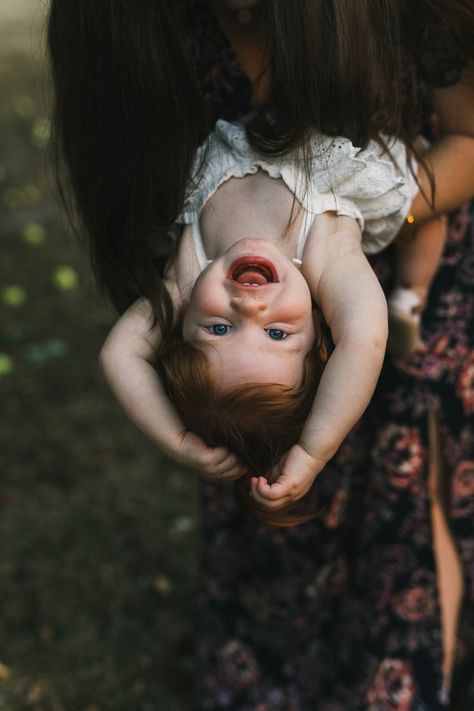 She is so cute! Toddlers Pictures Cute, Mom And 9 Month Old Pictures, Mom And One Year Old Photography, Toddler And Mom Photography, Mom Toddler Photoshoot, Mommy And Toddler Photo Shoot, Mom Dad And Toddler Photoshoot, Toddler Photoshoot Ideas Indoor, Mom And Two Kids Photoshoot