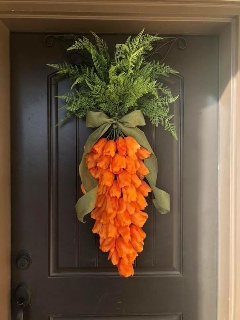 Spring Carrot Door Hanger, #wreath #wreathsofinstagram #homedecor #handmade #christmas #wreaths Carrot Door Hanger, Diy Osterschmuck, Spring Door Decoration, Small Kitchens, Easter Crafts Diy, Spring Easter Decor, Deco Floral, Hoppy Easter, Diy Easter Decorations