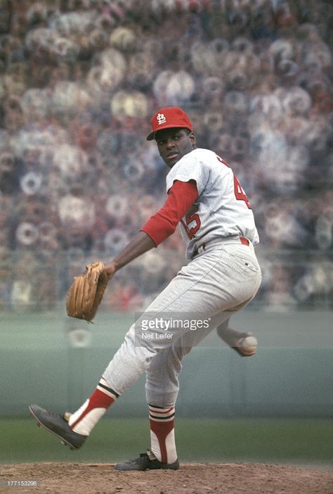 Neil Leifer, Stl Cardinals Baseball, Famous Baseball Players, Baseball Pics, Baseball Legends, Bob Gibson, Polo Grounds, Sandy Koufax, Baseball Park