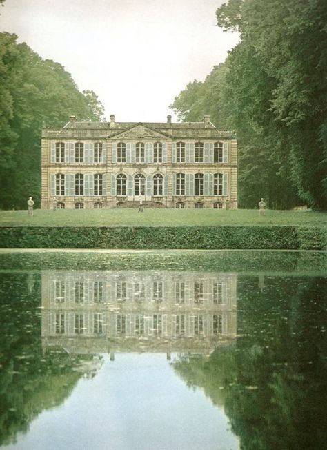 Mansion Homes, Castle Mansion, English Manor, Chateau France, Manor Houses, Beautiful Castles, French Chateau, Stately Home, Beautiful Buildings