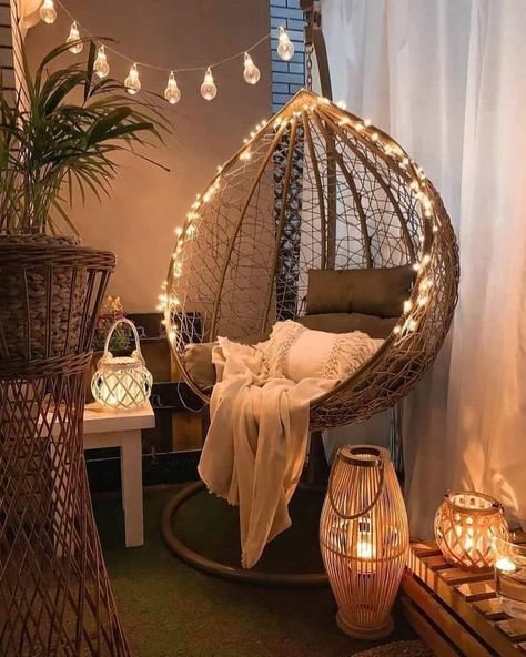 Egg Chair Living Room, Egg Chair Indoor, Organization Ideas For Small Spaces, Swing Chair Bedroom, Aesthetic Bedrooms, Kitchen Organization Ideas, Basket Chair, Elegant Living Room Decor, Hanging Egg Chair