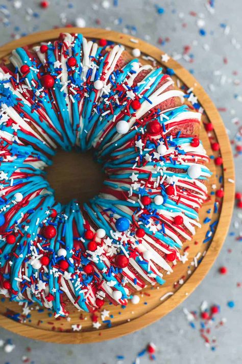 This easy, tasty, and incredibly festive red, white, and blue firecracker bundt cake is the perfect red white and blue dessert for patriotic holidays. Patriotic Bundt Cake, Ice Cream Rainbow, Boxed Cake Mixes Recipes, Meringue Pie Recipes, Patriotic Desserts, Holiday Pies, Blue Desserts, Cream Cookies, Fourth Of July Food