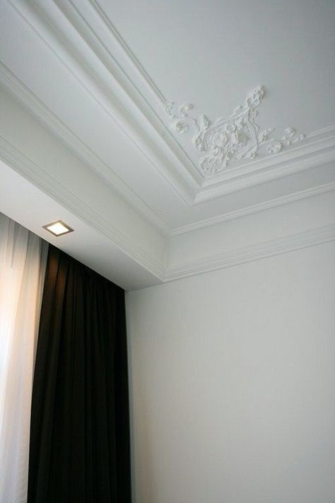 Plaster Ceiling Design is an ages old technique for beautifying our interiors, adding, warmth, character and charm says Laurel Bern a NY interior designer Ceiling Crown Molding, Ceiling Classic, Plaster Ceiling Design, Gypsum Ceiling Design, Molding Ceiling, Plafon Gypsum, Ceiling Trim, Gypsum Ceiling, Classical Interior