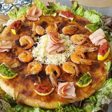 Moroccan pastilla with fish Moroccan Pastilla, Ramadan Food, Moroccan Dishes, Moroccan Food, Ramadan Recipes, Adventure Bike, Vegetable Pizza, Ramadan, Morocco