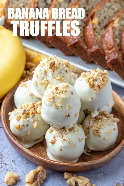 Banana Cake Balls, Banana Cake Pops Recipe, Banana Bread Trifle, Banana Pudding Truffles, Banana Bread Dessert Ideas, Banana Cake Pops, Dessert Truffle Recipes, Fall Truffles, Banana Bread Cake Pops