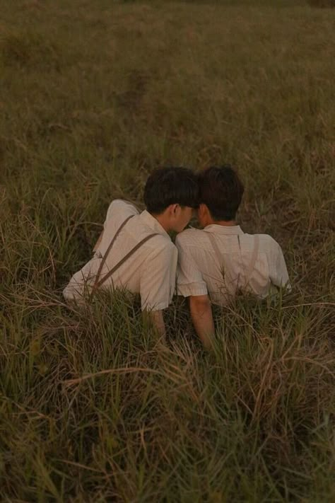 Gay Secret Aesthetic, Victorian Boy Aesthetic, Mlm Wedding, Mlm Love, Rauch Fotografie, Victorian Men, Sufjan Stevens, Gay Aesthetic, Dark Academia Aesthetic