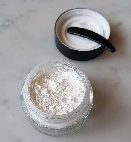 How To Pearl Powder Based On Your Skin Type – Moroccan Natural Old Beauty, Everyone Is Different, Pearl Powder, Powder Makeup, Youthful Skin, Naturally Beautiful, Skin Tips, Diy Makeup, Cosmetology