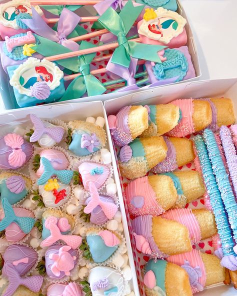 Ariel Birthday Party Treats, The Little Mermaid Candy Table, Minnie Mouse Mermaid Party, Mermaid Birthday Desserts, Mermaid Treat Table, Mermaid Treats Dessert Tables, Little Mermaid Dessert Table, Ariel Party Food, Mermaid Snacks Parties Food