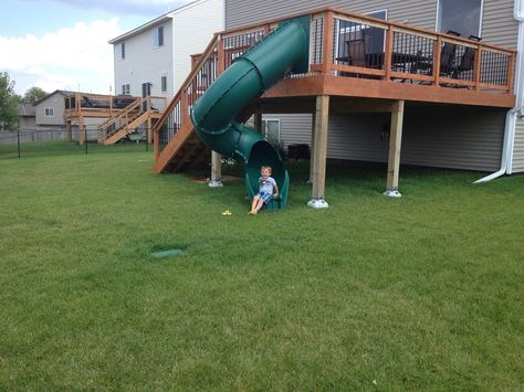 Decks.com. Sanders - Picture 6188 Deck With Slide, Playground Ideas For Kids, Deck Pictures, Cedar Deck, Under Deck, Deck Building, Playground Ideas, House Deck, Deck Plans