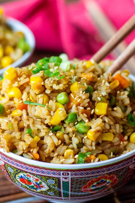 Vegetable Fried Rice (no egg, oil-free) Fried Rice No Egg, Easy Sauce Recipe, Veggie Fried Rice, Cooking Chinese Food, Homemade Chinese Food, Egg Fried Rice, Chinese Cooking Wine, Vegan Rice, Better Than Takeout