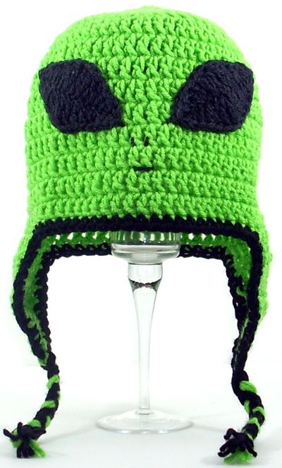 Alien Crochet, Space Hat, Alien Hat, Alien Clothes, Funky Hats, Knit Ideas, Hat Ideas, Crochet Cross, Crochet Hat Pattern