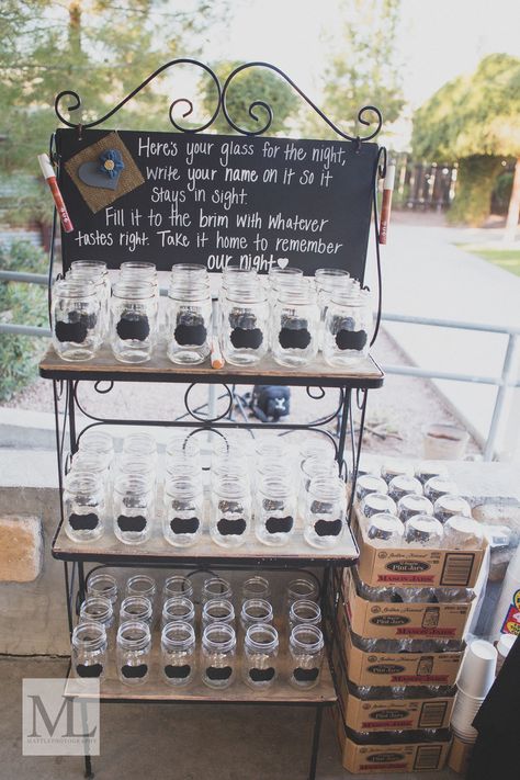 Mason Jars For Weddings Drinks, Mason Jar Wedding Glasses, Mason Jar Wedding Cups, Mason Jar Drinking Glasses Wedding, Mason Jar Cups Wedding, Wedding Mason Jars Drinks, Wedding Mason Jars Favors, Boho Mason Jars Diy, Mason Jars Wedding Favors