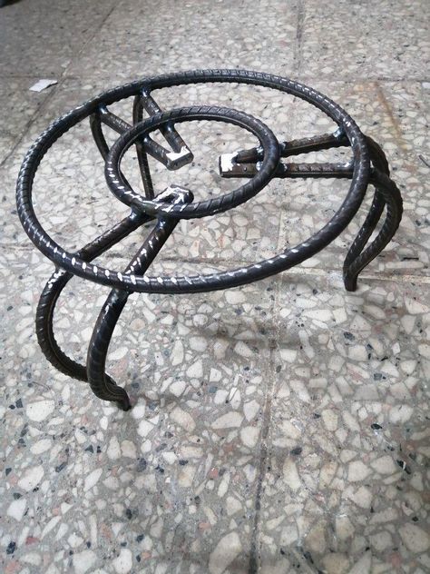 #SimpleWeldingProjects Rebar Art Ideas, Rebar Ideas, Rebar Welding Projects, Beginner Welding Projects Ideas, Beginner Welding Projects, Rebar Projects, Beginner Welding, Easy Welding Projects, Welding Projects Ideas