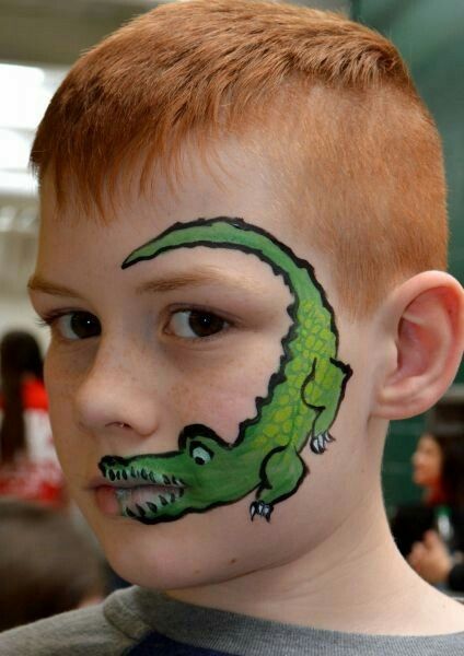 Alligator face paint Mime Face Paint, Diy Face Paint, Animal Face Paintings, Face Painting For Boys, Halloweenský Makeup, Cheek Art, Jungle Thema, Girl Face Painting, Face Painting Easy