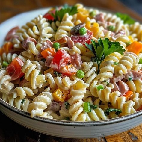 Kitchen Recipes - This recipe killed it at dinner. I can't... Taste Of Home Pasta Salad Recipes, Betty Crocker Pasta Salad, Amish Pasta Salad, The Tipsy Housewife Blt Pasta Salad, Ree Drummond Blt Pasta Salad, Amish Pasta, Geoffrey Zakarian Pasta Salad, Salad Dressing Recipes Vinaigrette, Keto Dinner Ideas