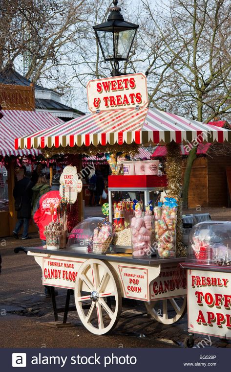 Download this stock image: Candy floss and sweets stall at the winter wonderland, Hyde Park, London, England, UK - BG529P from Alamy's library of millions of high resolution stock photos, illustrations and vectors. Candy Stall Ideas, Winter Wonderland Carnival, Winter Wonderland Hyde Park, Vintage Carts, Candy Wonderland, Candy Stand, Corn Pops, Hyde Park London, Old Fashioned Candy