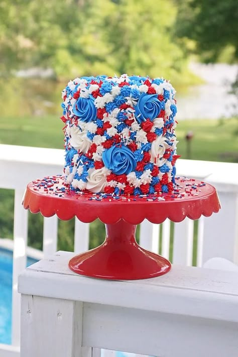 Memorial Day Cake Decorating Ideas, Red White And Blue Cake Decorating, Red White And Blue Smash Cake, Memorial Day Cakes Ideas, Usa Birthday Cake, Red White Blue Birthday Cake, Red White Blue Cake Ideas, Red White And Two Birthday Cake, Fourth Of July Birthday Cake