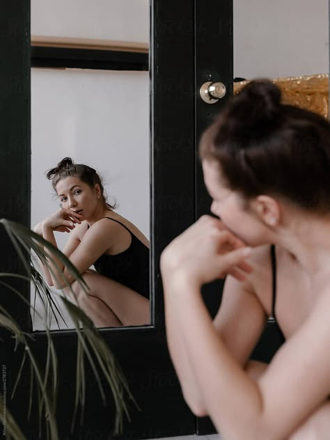 Person Looking In Mirror Painting, Woman Looking In Mirror Photography, Woman Staring Into Mirror, Woman Mirror Photography, Women In Mirror, Person Looking In Mirror Reference, Looking In Mirror Reference, Person Looking In Mirror, Woman Looking In The Mirror