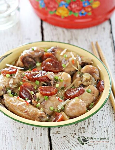 Steamed chicken with Chinese Sausage 腊肠蒸鸡 - Anncoo Journal Recipes Using Chinese Sausage, Recipes With Chinese Sausage, Chinese Confinement, Steam Chicken Recipe, Steam Chicken, Steamed Food, Confinement Food, Chinese Sausage, Steamed Chicken