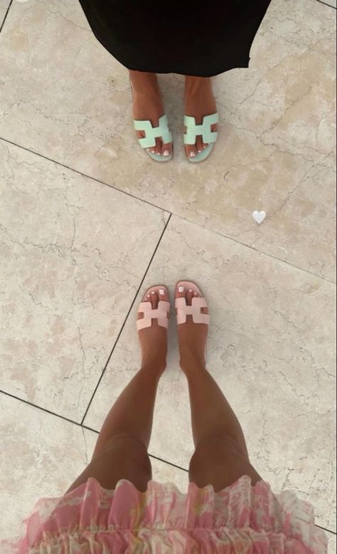 Old Money Women Shoes, Sandals Aesthetic, Hamptons Summer, Super Rich Kids, Sandals Outfit, Malibu Barbie, Tan Lines, Future Lifestyle, Shoe Inspo