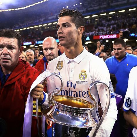 Fifa Final, Ronaldo Madrid, Ronaldo Photos, European Soccer, Soccer Quotes, Nike Soccer, Soccer Skills, كريستيانو رونالدو, Soccer Pictures