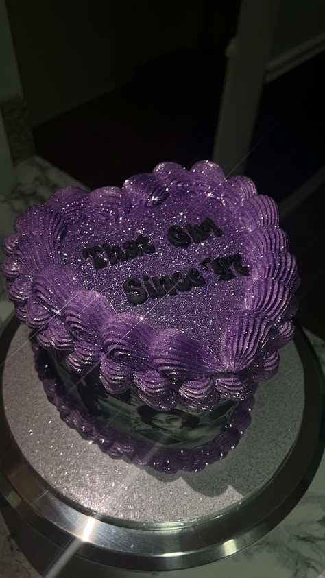 Dark Purple Cake Aesthetic, 15 Th Birthday Cake, Glitter Cake Ideas, Purple Glitter Cake, Eighteenth Birthday Cake, June Cake, Y2k Cake, Purple Birthday Cake, Picture Heart