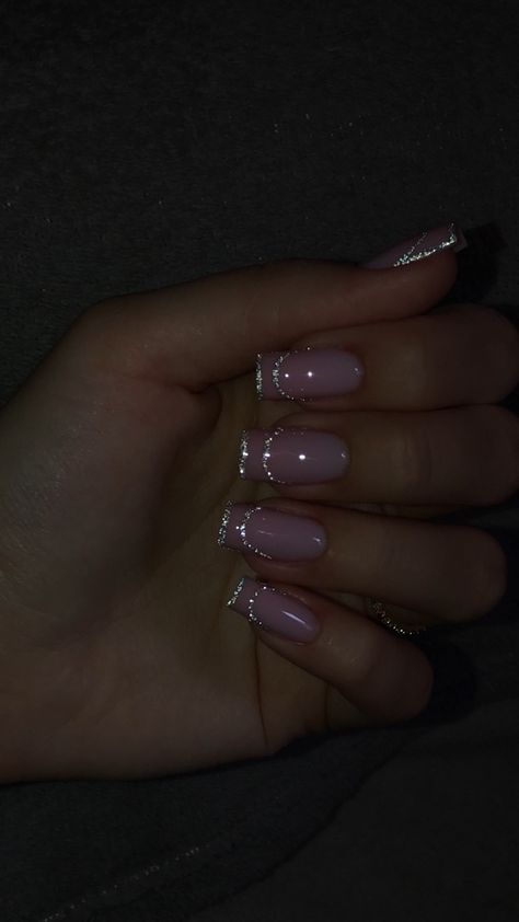 Trendy Nails 2023 French, Reflective Glitter Nails French, Reflective French Tip Nails, Reflective French Nails, Nails Inspo Trendy 2023, French Tip Nails Glitter, Trendy Square Nails, French Nails With Glitter, French Nails Manicure