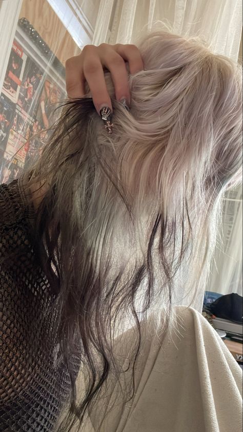 White Hair With Shadow Root, White Hair With Black Ends, Hair With Black Ends, Warm Grey Hair, Ghost Roots, I Like Your Hair, Hair Goal, Hair Dyed, Shadow Root