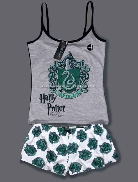 Slytherin Merch, Slytherin Clothes, Slytherin Outfit, Slytherin Fashion, Harry Potter Accessories, Harry Potter Merch, Hogwarts Outfits, Caffeine Queen, Harry Potter Items