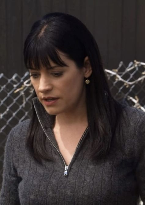 Emily Bishop, Emily Prentiss, Paget Brewster, Crimal Minds, Silver Linings, Woman Movie, Girl Celebrities, Character Aesthetic, Brunettes