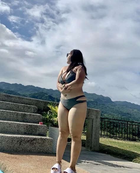 @shannenemerald glowing confidence is our daily inspiration! ☀️💖 Join the fun and share your confidence journey with us. Let's spread those positive vibes together! 💪✨ #shinewithconfidence #bodypositivity Mexico Pics, Mexico Women, Positive Thinker, Female Celebrity Fashion, Midsize Fashion, Travel Pictures Poses, Body Outfit, Glamour Photo, Cool Instagram Pictures