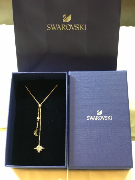 Svarowski Jewelry, Expensive Gifts Aesthetic, Swarovski Aesthetic, Pretty Jewelry Necklaces, Expensive Jewelry Luxury, Expensive Gifts, Jewelry Accessories Ideas, Dope Jewelry, Classy Jewelry